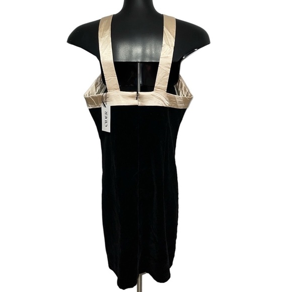 Dresses 3 for $50
NWT Women’s Velvet Cider Mini Bow Bodycon Dress Size Large - Picture 4 of 6